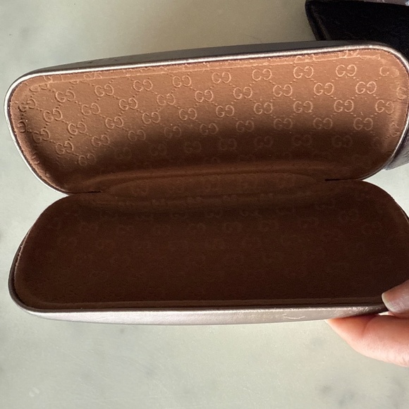 Bundle of two Gucci cases - Picture 2 of 3